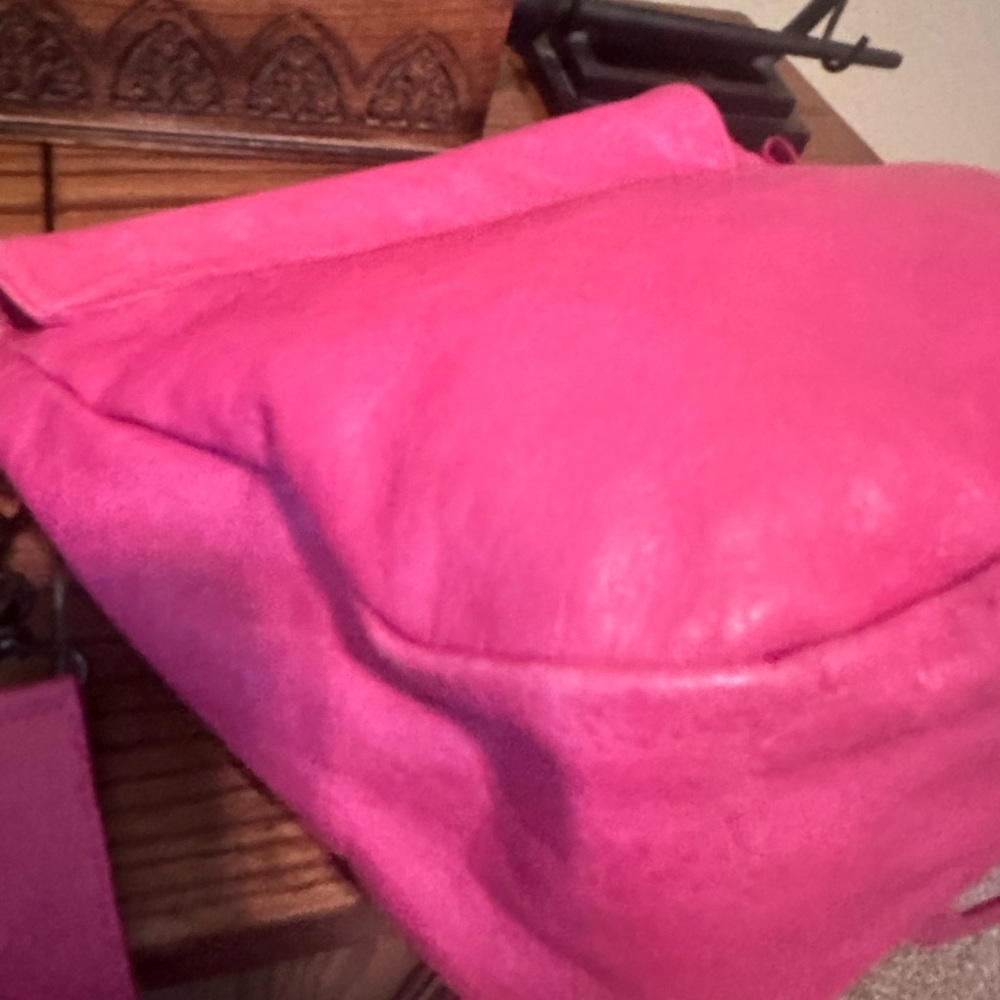 Balenciaga Hot Pink Leather Crossbody Bag - Picture 4 of 7